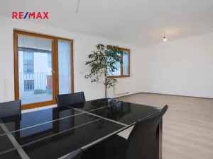 Pronájem bytu 1+kk, Praha - Slivenec, U svahu, 47 m2