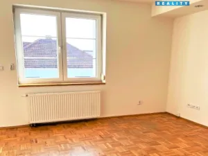 Pronájem bytu 1+kk, Praha - Hloubětín, Milovická, 20 m2