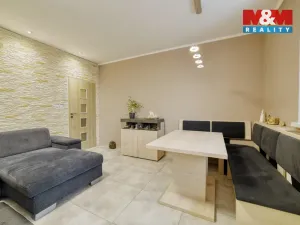 Prodej bytu 3+1, Valy, Pod Lesem, 64 m2