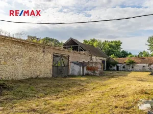 Prodej zemědělského objektu, Počedělice, 2500 m2