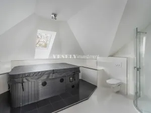 Prodej vily, Praha - Klánovice, 700 m2