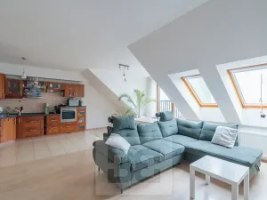 Pronájem bytu 2+kk, Praha - Dolní Chabry, U jízdárny, 81 m2