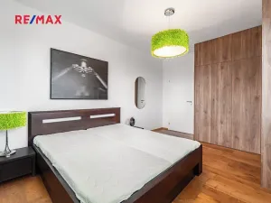 Pronájem bytu 2+kk, Horoměřice, Karla IV., 53 m2