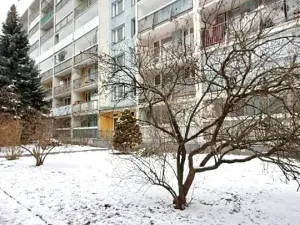 Pronájem bytu 3+1, Praha - Prosek, Veltruská, 60 m2