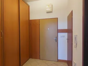Pronájem bytu 2+kk, Hradec Králové - Kukleny, Pražská třída, 60 m2