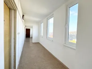 Pronájem bytu 2+kk, Praha - Hloubětín, Kardašovská, 44 m2