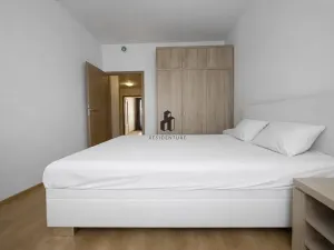 Pronájem bytu 2+kk, Praha - Hloubětín, Krylovecká, 53 m2