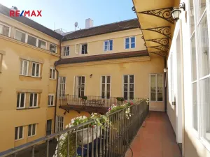 Pronájem kanceláře, Praha - Malá Strana, Karmelitská, 28 m2