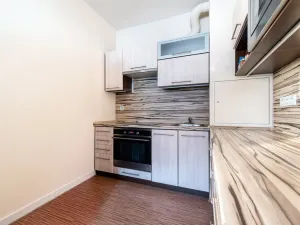 Prodej bytu 2+kk, Pardubice - Trnová, Jozefa Gabčíka, 49 m2