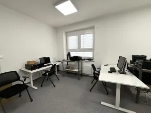 Pronájem kanceláře, Brno - Židenice, Kosmákova, 38 m2