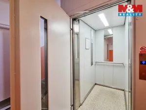 Pronájem bytu 3+1, Karlovy Vary, Budovatelů, 72 m2