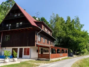 Prodej chaty, Bítov, 650 m2