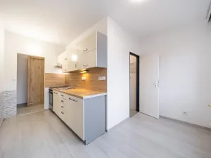 Prodej bytu 2+1, Suchdol nad Lužnicí, sídl. 9. května, 57 m2