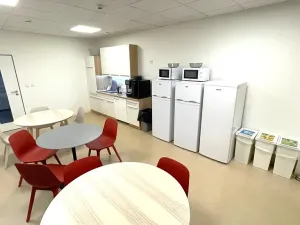 Pronájem kanceláře, Praha - Holešovice, Dělnická, 1252 m2