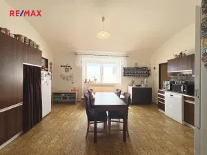 Prodej rodinného domu, Chrást, 280 m2