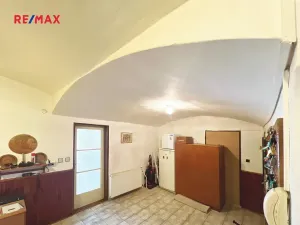 Prodej rodinného domu, Chrást, 280 m2