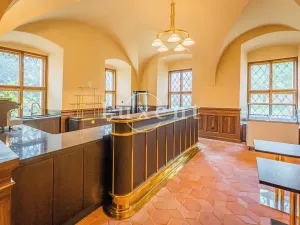 Pronájem komerční nemovitosti, Mirošov, náměstí Míru, 1364 m2