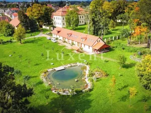 Pronájem komerční nemovitosti, Mirošov, náměstí Míru, 1364 m2