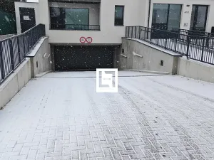 Pronájem garážového stání, Olomouc, Bryksova, 39 m2