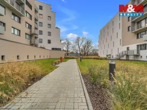 Pronájem bytu 2+kk, Pardubice - Zelené Předměstí, nábřeží Závodu míru, 79 m2