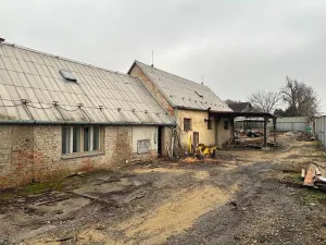 Prodej komerčního pozemku, Klobouky u Brna, Nádražní, 2124 m2