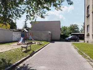 Pronájem garáže, Hradec Králové, Denisovo náměstí, 20 m2