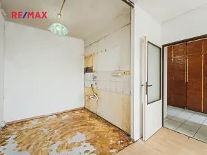 Prodej bytu 2+kk, Praha - Prosek, Zárybská, 42 m2