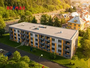 Prodej komerční nemovitosti, Kraslice, Palackého, 1800 m2