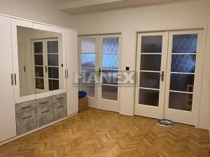 Prodej bytu 3+1, Praha - Vinohrady, Lucemburská, 82 m2