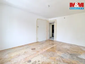 Prodej bytu 2+1, Ostrov, Myslbekova, 63 m2