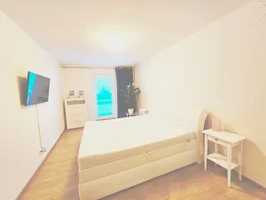 Pronájem bytu 2+kk, Jesenice, Nákupní, 65 m2