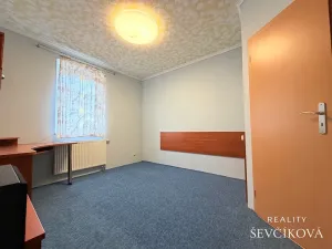 Pronájem bytu 2+kk, Hradec Králové, Šmilovského, 50 m2