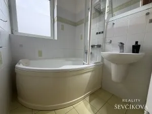 Pronájem bytu 2+kk, Hradec Králové, Šmilovského, 50 m2