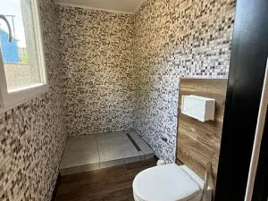 Prodej - jiné, Praha - Holešovice, Sanderova, 52 m2