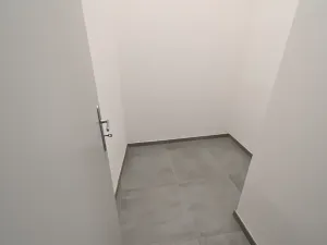 Pronájem bytu 1+kk, Praha - Vinohrady, Vinohradská, 41 m2