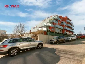 Pronájem bytu 1+kk, Praha - Řeporyje, Kakosova, 35 m2