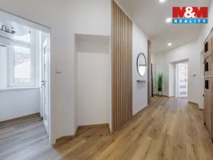 Prodej bytu 2+1, Karlovy Vary, Bělehradská, 96 m2