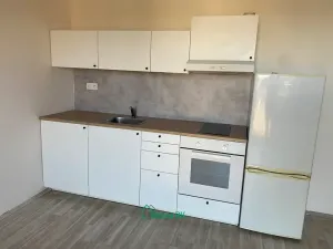 Pronájem bytu 1+kk, Hýskov, Kladenská, 28 m2