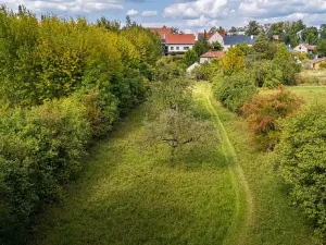 Prodej pozemku pro bydlení, Uhersko, 3765 m2