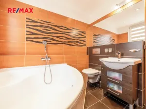 Pronájem bytu 2+1, Praha - Troja, Svídnická, 40 m2