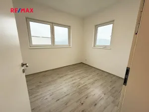 Pronájem bytu 4+kk, Králův Dvůr, Na Vinohradech, 95 m2