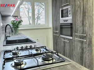 Pronájem bytu 2+1, Pardubice - Zelené Předměstí, Artura Krause, 52 m2