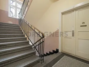 Prodej bytu 2+kk, Praha, 5. května, 51 m2