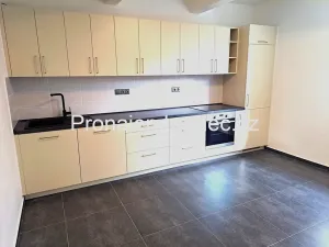 Pronájem bytu 3+kk, Hradec Králové, Blahoslavova, 84 m2