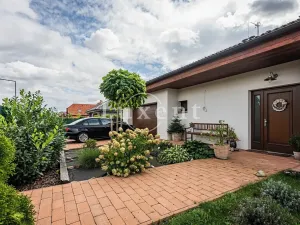 Prodej rodinného domu, Trnová, 229 m2