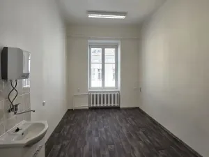 Pronájem kanceláře, Hradec Králové, Československé armády, 15 m2