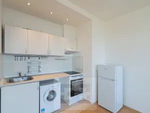 Pronájem bytu 1+kk, Praha - Troja, Lešenská, 26 m2
