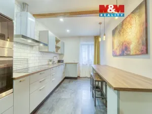 Prodej rodinného domu, Černošice, Komenského, 250 m2