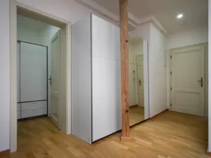 Pronájem bytu 1+1, Praha - Karlín, Sokolovská, 65 m2