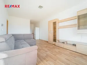 Prodej bytu 2+kk, Odolena Voda, Dolní náměstí, 43 m2